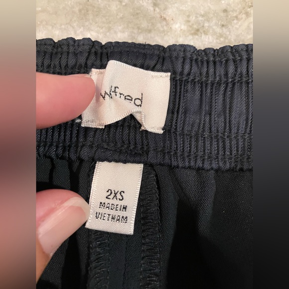 Wilfred by Aritzia shorts size xxs - like new condition - Picture 4 of 6